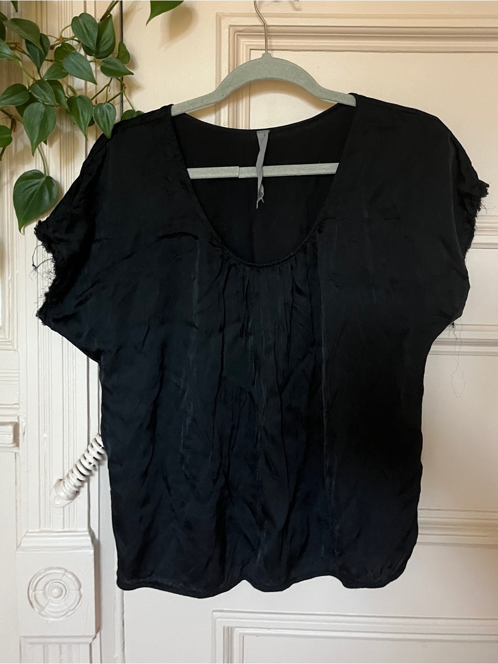 Raquel Allegra Black Silk Short-Sleeve Scoop Neck Tee, raw edge hem small